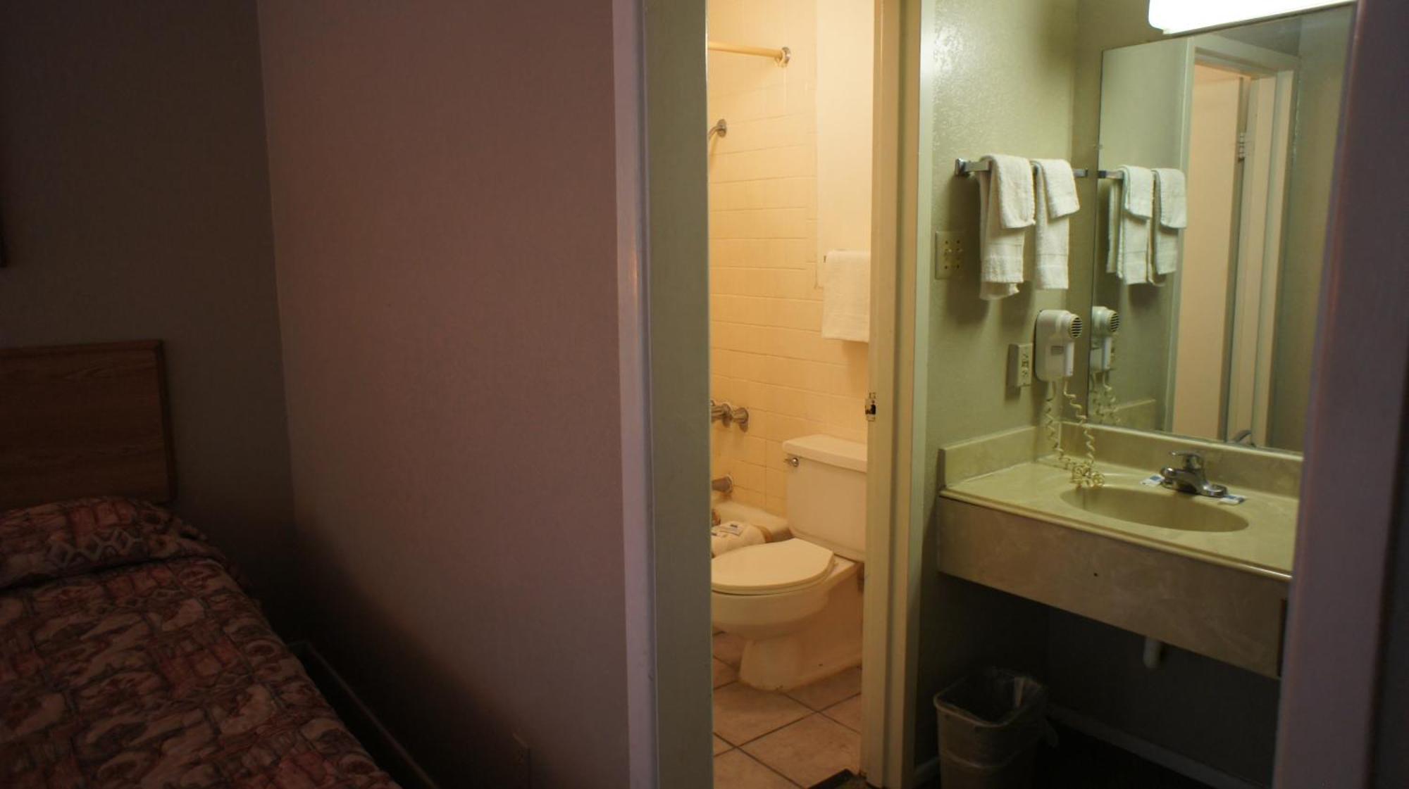 אורנג' Executive Inn & Suites חדר תמונה